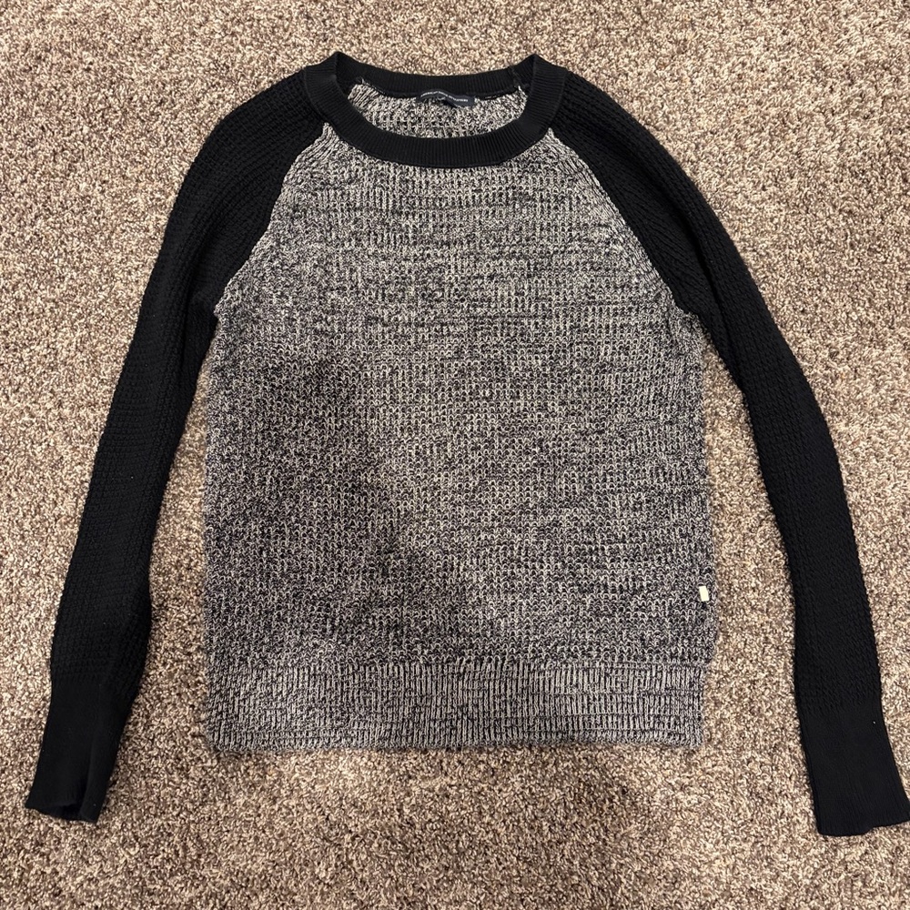 American Eagle Women's Black and Gray Sweater
